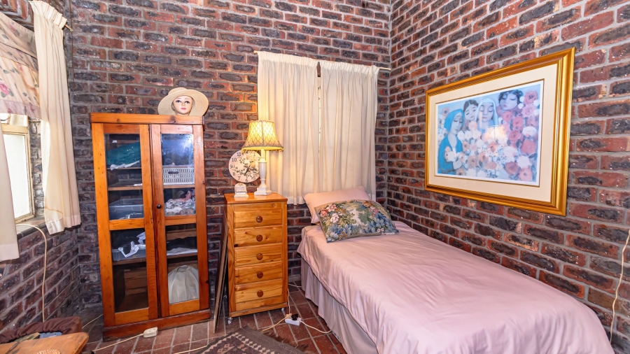 4 Bedroom Property for Sale in Groenvlei Western Cape